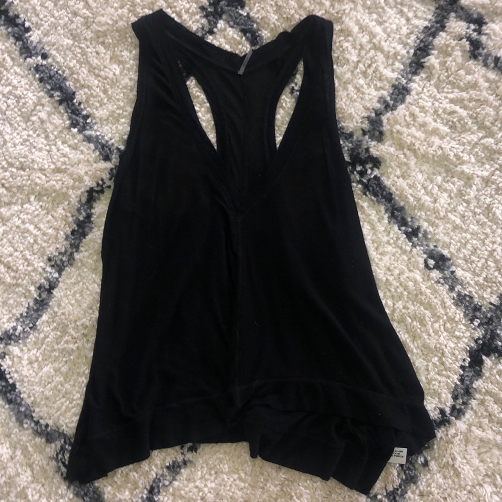 VIMMIA black v neck flowy tank